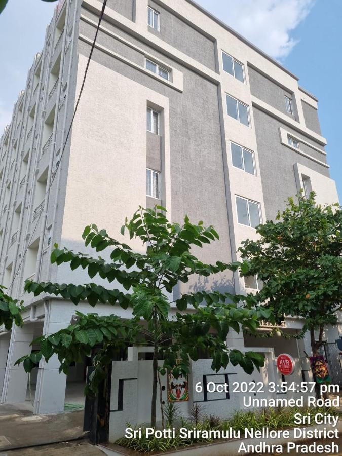 Pph Living Kvr Residency Hotel Tada Exterior foto